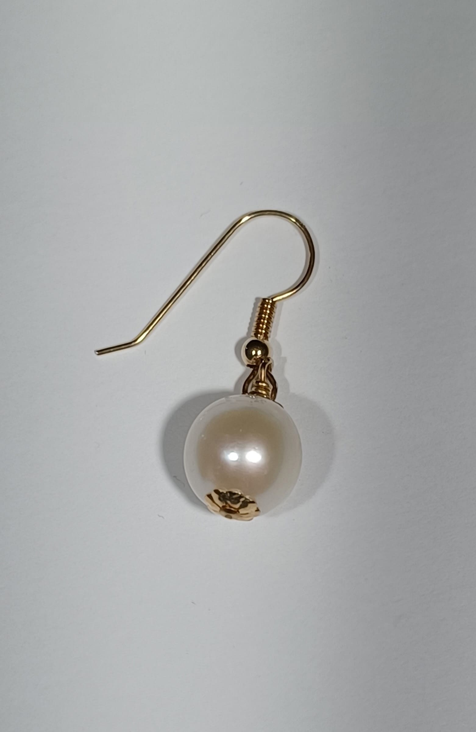 Trish Round Pearl Earrings - Image 4