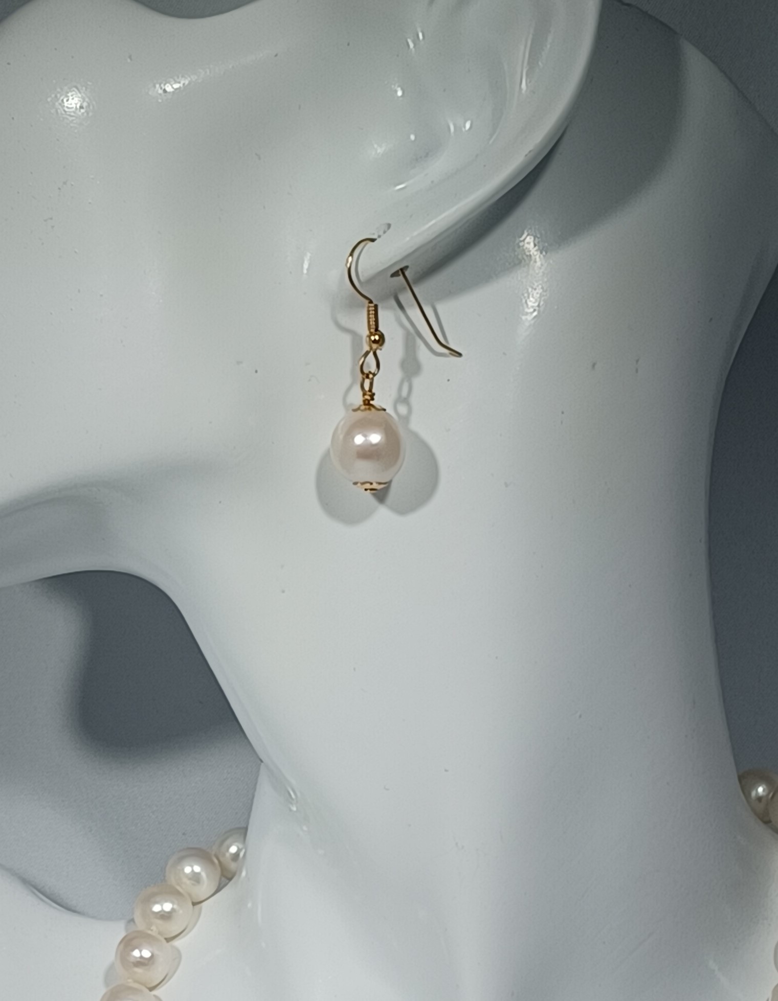 Trish Round Pearl Earrings - Image 7