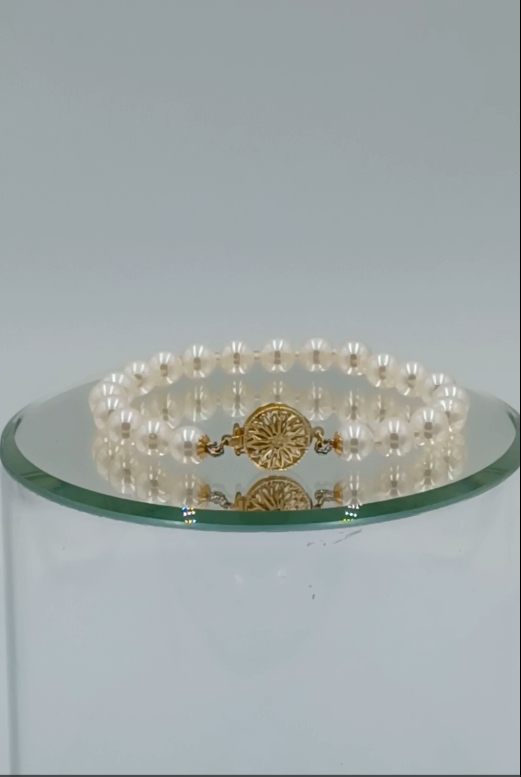 Elizabeth Round Pearl Bracelet - Image 7